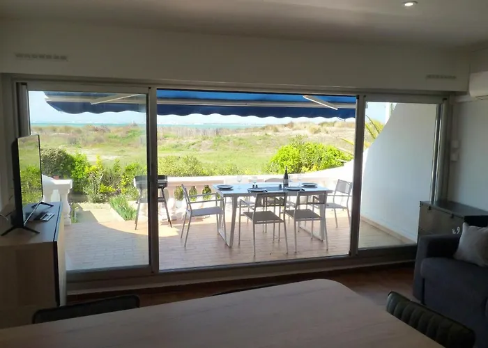 Sol-Y-Days Flamant, Superbe Appartement En Rez De Jardin Avec Grande Terrasse Et Jardinet, Face A La Mer