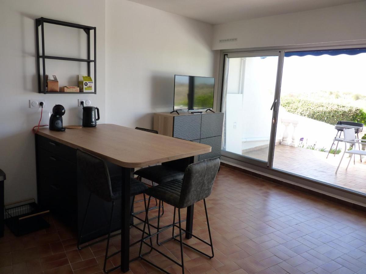 Appartement Sol-y-days Flamant, Superbe En Rez De Jardin Avec Grande Terrasse Et Jardinet, Face A La Le Grau-du-Roi